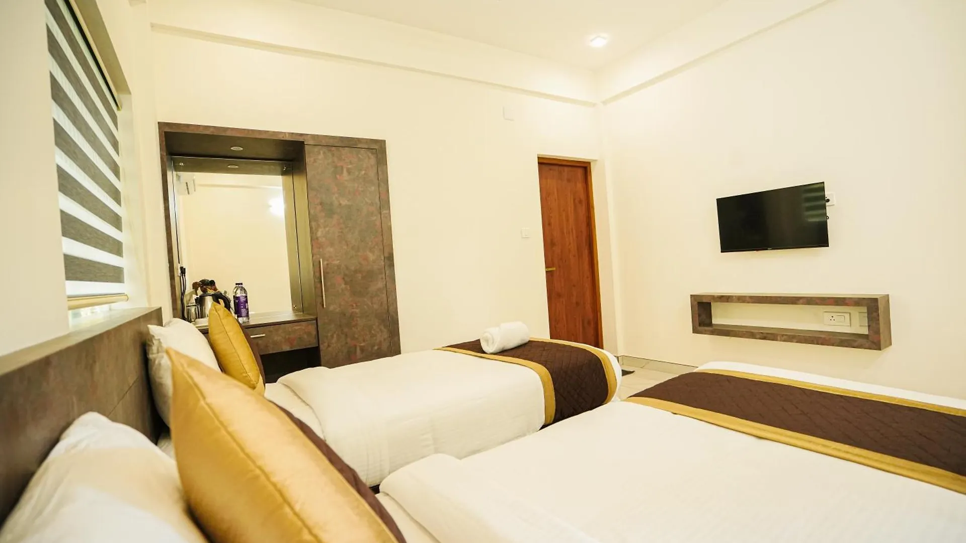 Sreeja Myst Hotel Athirappilly