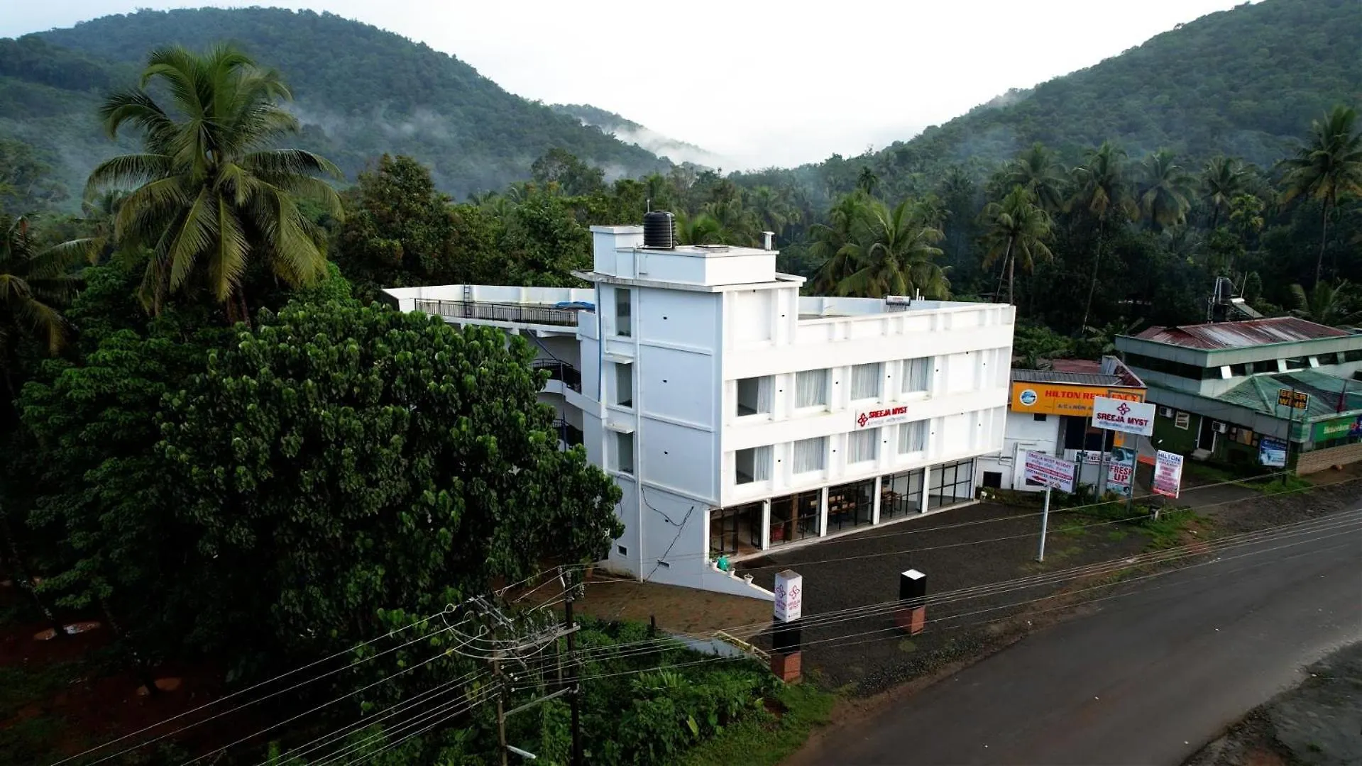 Sreeja Myst Hotel Athirappilly