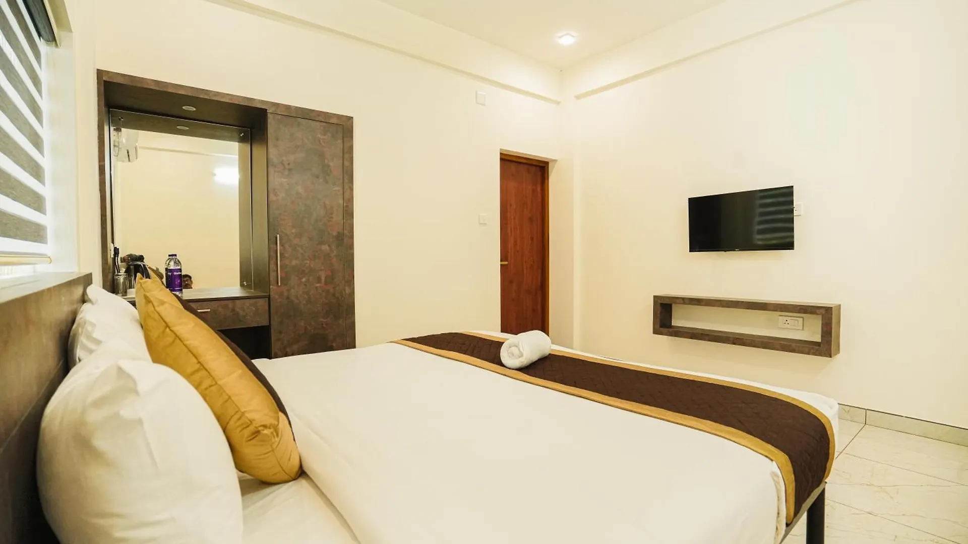 Sreeja Myst Hotel Athirappilly