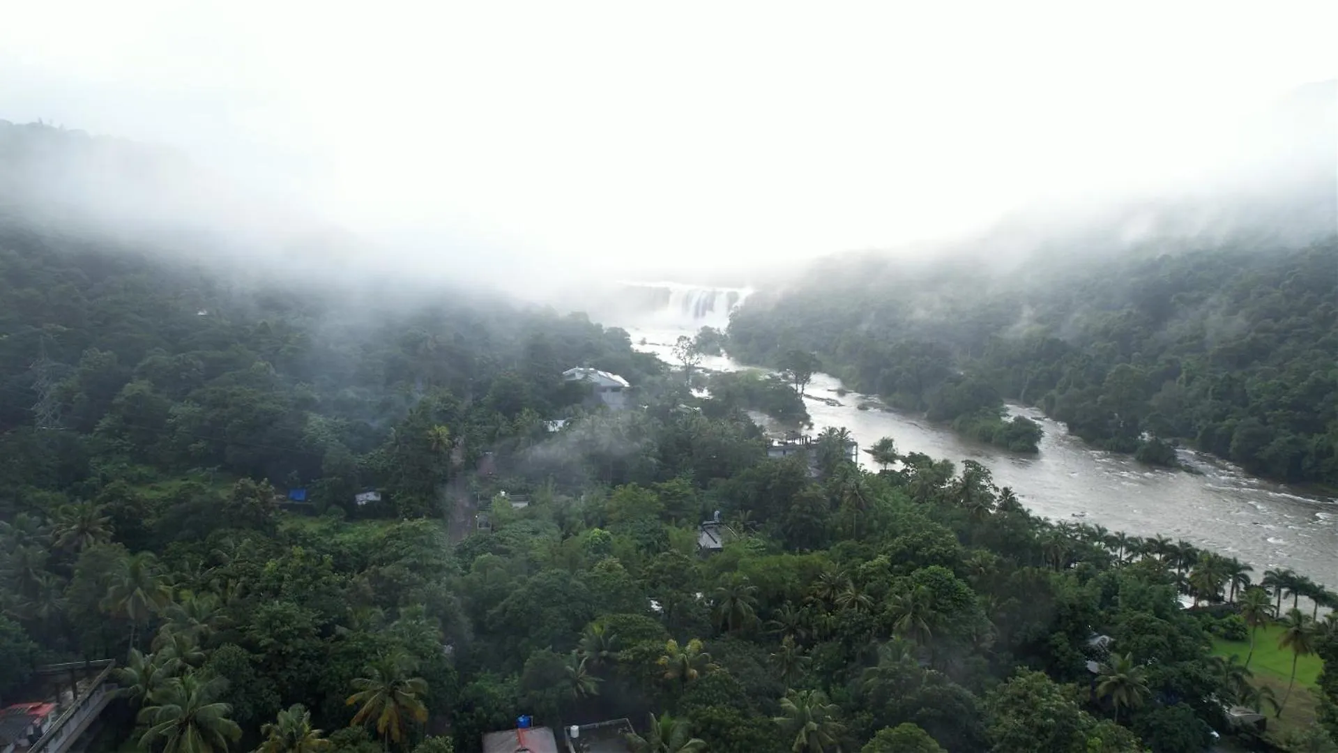 Sreeja Myst Hotel Athirappilly