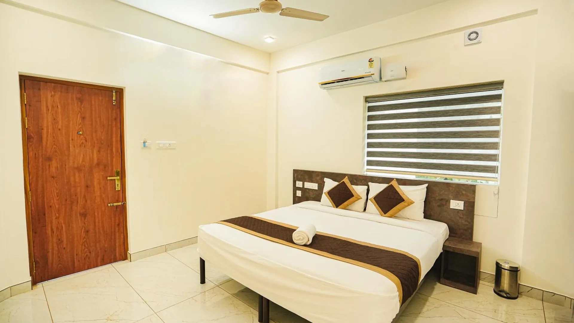 Sreeja Myst Hotel Athirappilly
