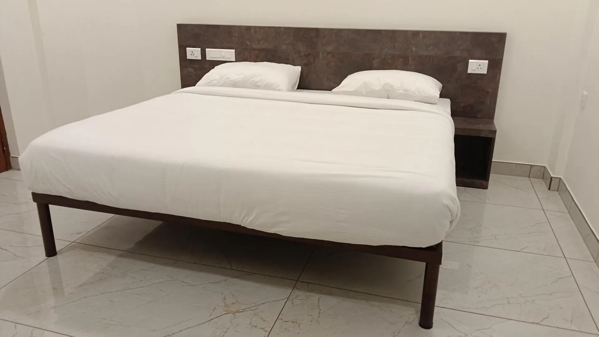 Sreeja Myst Hotel Athirappilly