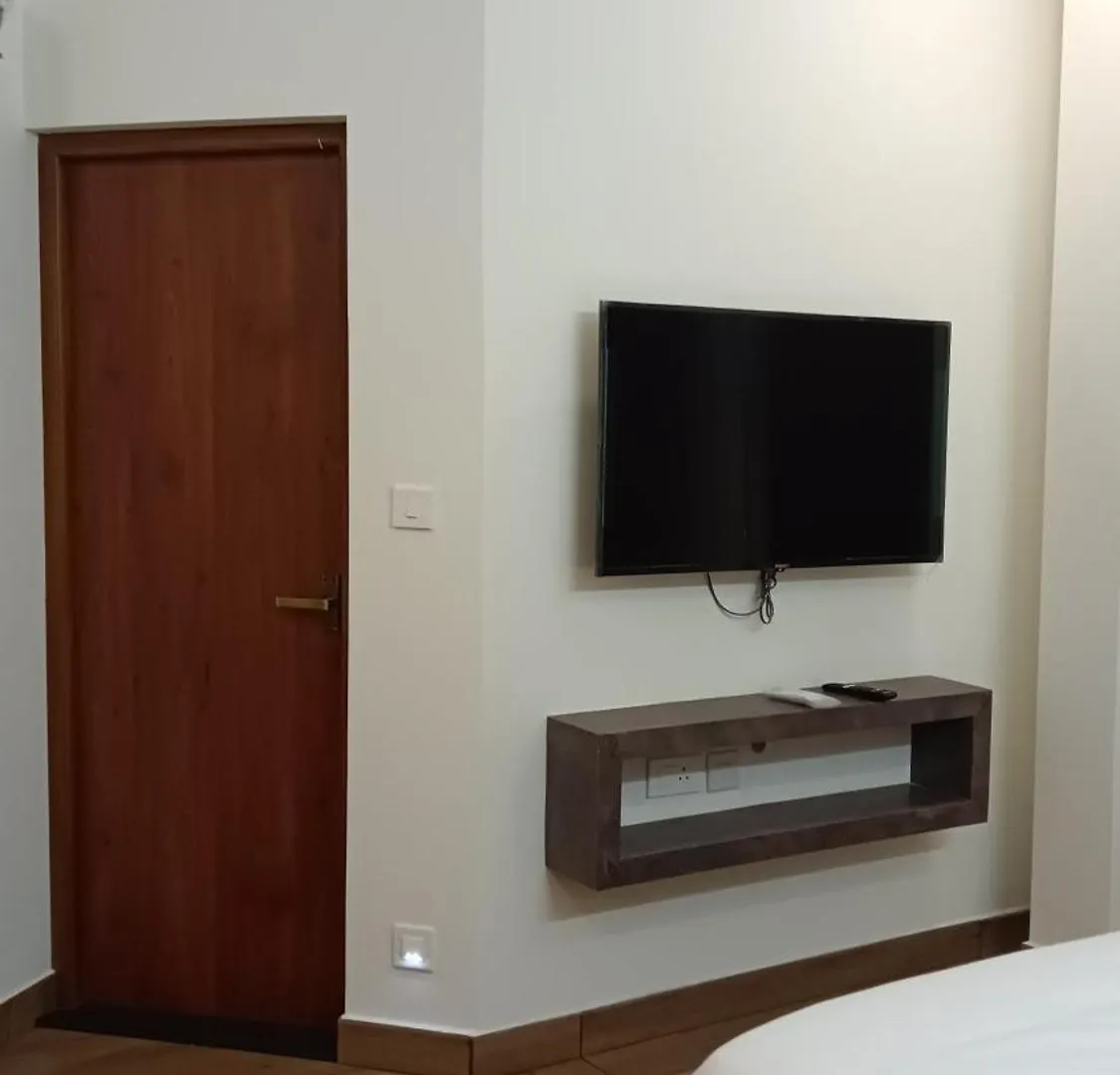 Sreeja Myst Hotel Athirappilly